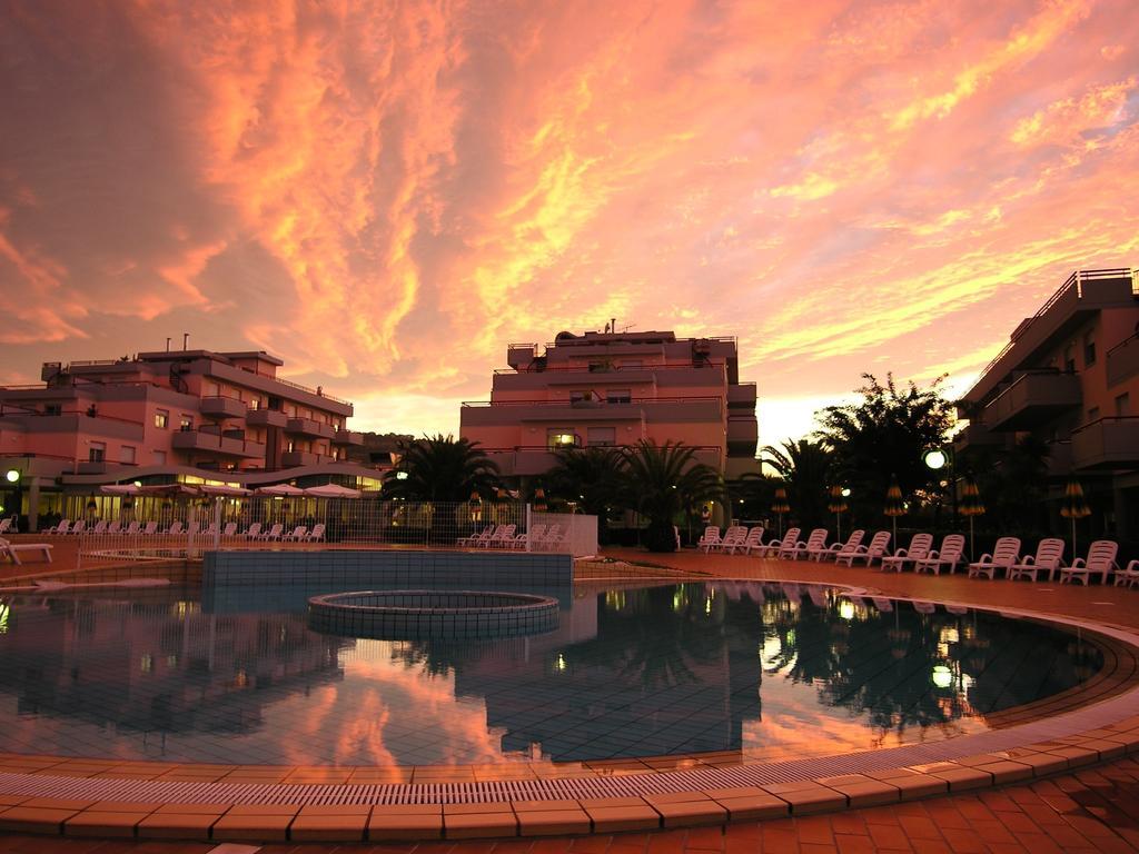 IHR Residence Hotel Le Terrazze Grottammare Exterior foto