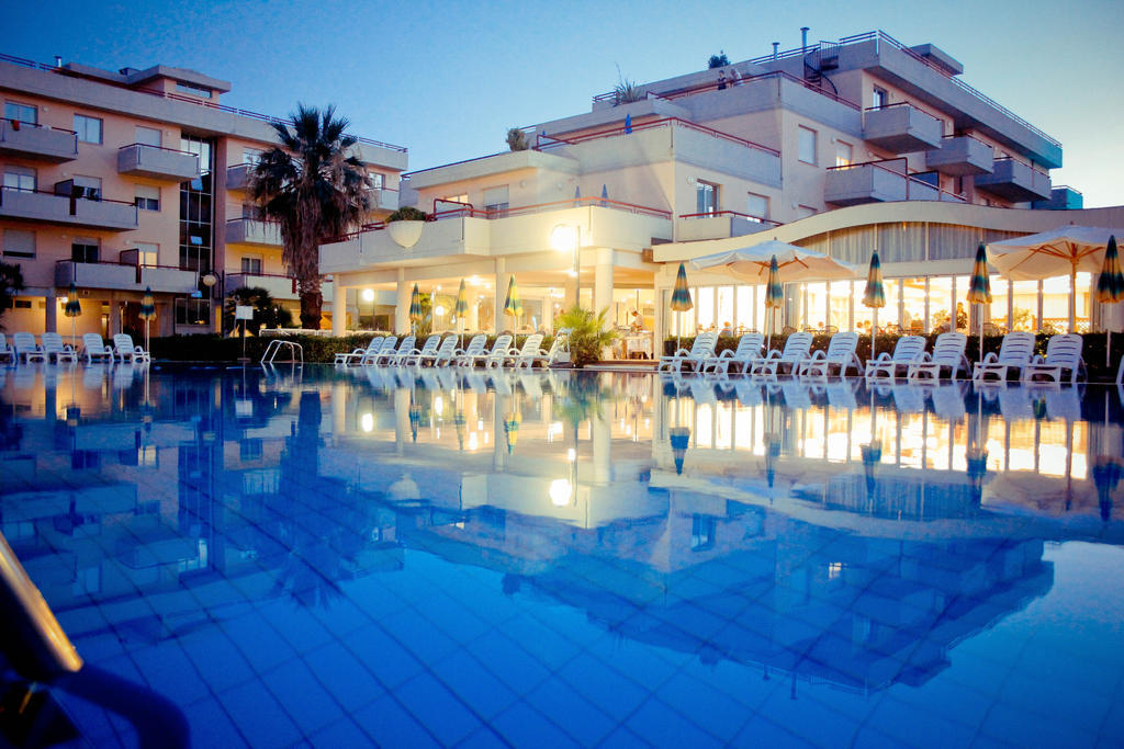 IHR Residence Hotel Le Terrazze Grottammare Exterior foto